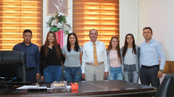 İlçemizde BESYO´yu Kazan Öğrencilerden İlçe Milli Eğitim Müdürlüğüne Ziyaret