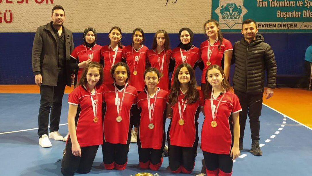 2021-2022 Okul Sporları Voleybol Yıldız Kızlar İl Birincisi EŞMEKAYA ORTAOKULU!