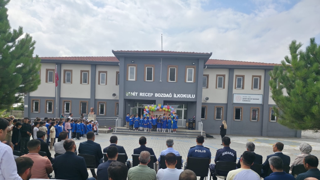 İlköğretim Haftası İlk Ders Zili Programı Şehit Recep Bozdağ İlkokulunda Düzenlendi